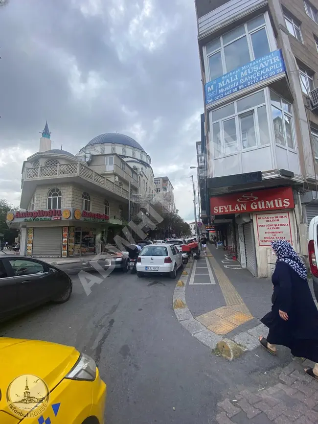 A shop with an area of 380 square meters is available, rented by a company provided by İSTANBUL HOUSE