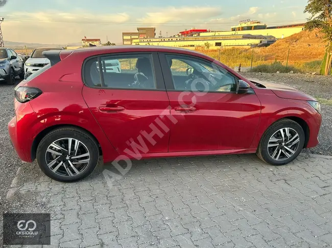 JELATİNLERİ ÜZERİNDE NOKTA HATASIZ 6 BİNDE PEUGEOT 208