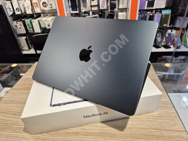 MACBOOK AIR A2681