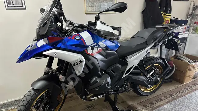 موديل2024 BMW R 1300 GS TROPHY لون أزرق جنط  أصفر إمكانية التقسيط لمدة 6 أو 12 شهرًا