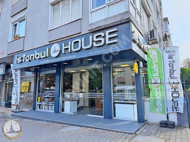 Shop with a 25 square meter flat entrance in GÜNGÖREN, İSTANBUL HOUSE