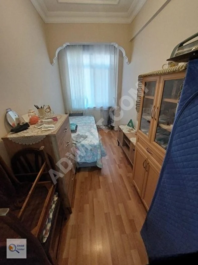 Apartment 2+1 with a living room and 1 entrance in the center of Fatih Çapa, ad from Emlak Center