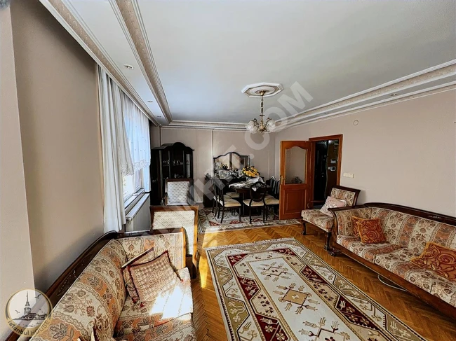 3+1 apartment for sale in Bahçelievler Merkez, 24-year-old building with closed parking"