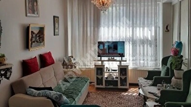 From Emlak Center: 2+1 apartment for sale in Fatih Çapa Merkez on the first floor with an area of 90 square meters