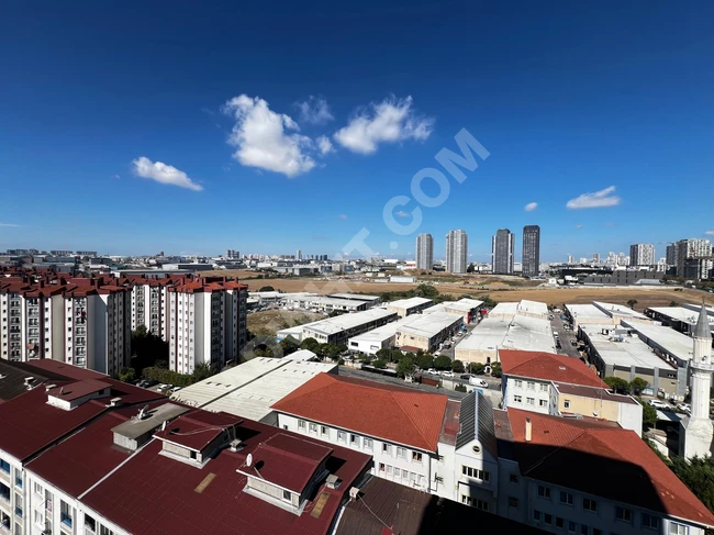 For sale: An apartment in Esenyurt Orhan Gazi within a residence, with security 1+2