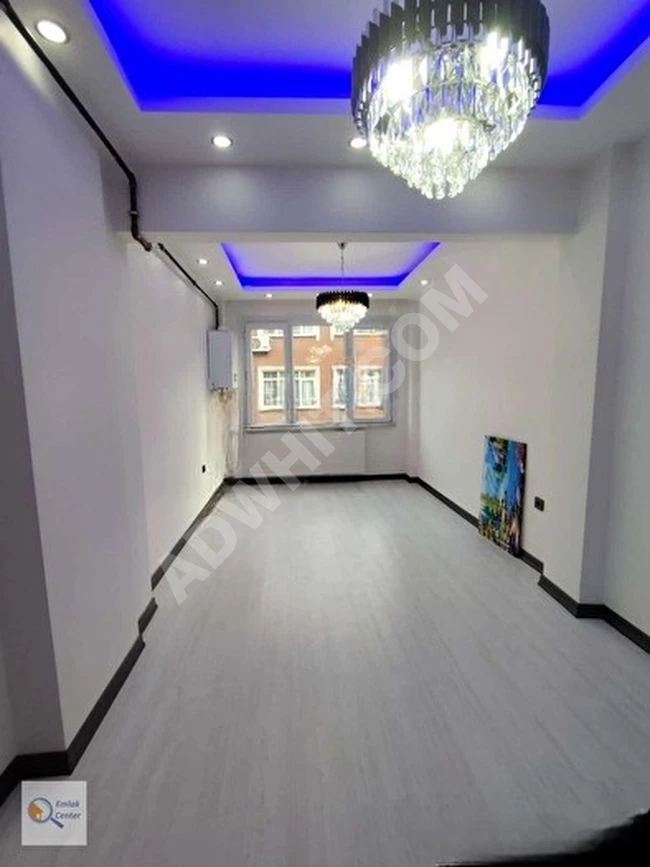 2+1 apartment near Fatih Çapa Merkez from Emlak Center