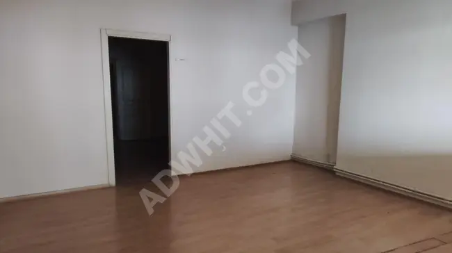 On the street, a commercial property with an area of 43 square meters, suitable for all activities, offered for sale by PINAR EMLAK company, in MECİDİYEKÖY