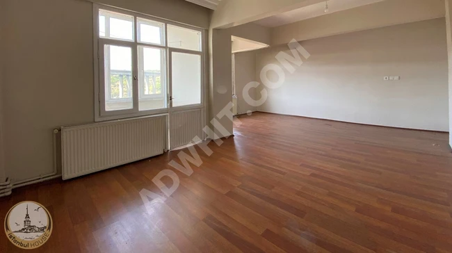 Istanbul House: 3.5+1 empty apartment on the middle floor in Kağıthane with a full view