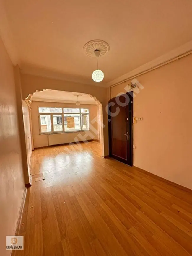 Apartment for rent 2+1 with an area of 80m², third floor, clean, with air conditioning in FATİH ÇAPA, GÜNAYDIN Street