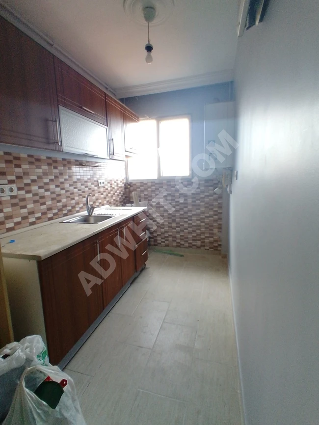 An apartment in Mecidiyeköy is 3 minutes away from the metro and metrobus