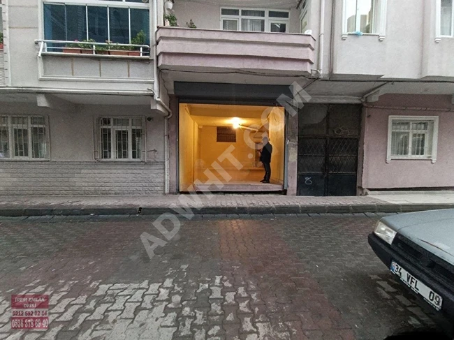 Commercial space for rent with a bathroom, featuring an automatic door for opening and closing in the Yeşilova area