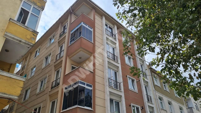 Bahçelievler Caddeye Yakın 11 Yıllık Binada 2+1 Kiralık