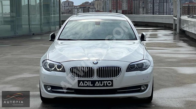 ADİL AUTO بسعة 5.25d xDrive بعداد 280 ألف، مزود بنظام شفط ,فتحة سقف، تدفئة كهربائية BGJ 4K