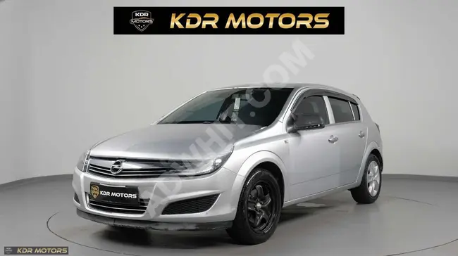 سيارة أوبل أسترا موديل 2013، 99 ألف كم، 12 قسطاً على بطاقة الأتمان للبيع  من KDR MOTORS