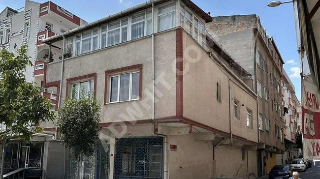 For sale: Commercial shop + building containing two apartments on KAZIM KARABEKİR Street