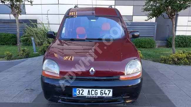 Minivan for sale Renault Kango model 2002 with a license and air conditioning