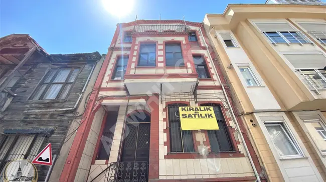 مبنى كامل للإيجار بمساحة 360 متر مربع  مكون من 4 طوابق في  Cevizlik من شركة  İstanbul House