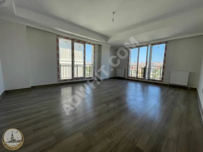 Duplex 4+2 high balcony inside a residential complex in BAHÇELİEVLER