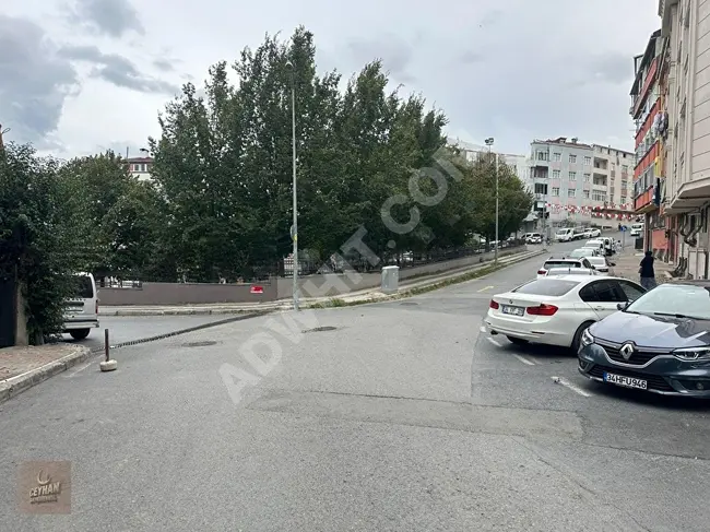 A plot of land with an area of 201 m² in a central location near Venezia Shopping Center, metro, and TEM road