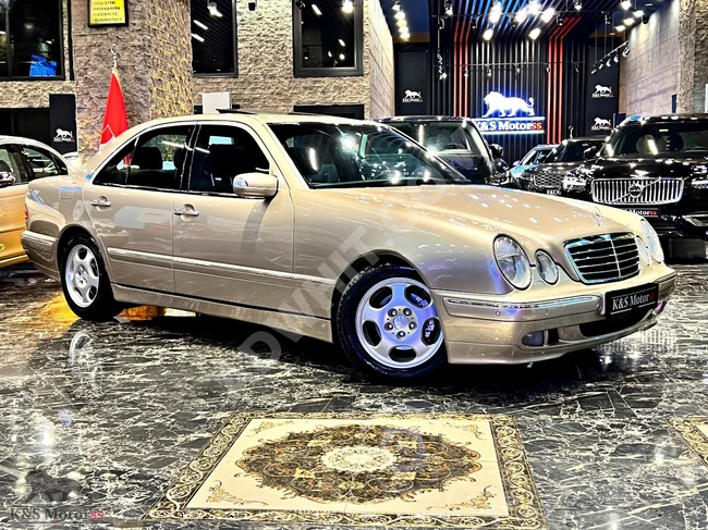 Mercedes E200 AVANTGARDE model 2001 - E2 package with cooling, heating, memory, and COMAND screen