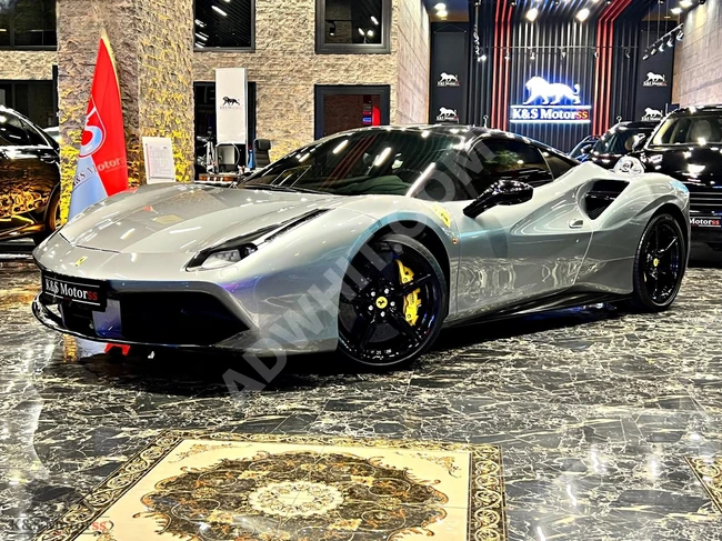 2016 فيراري 488GTB خالية من الحوادث، داخلي أحمر+طلب خاص