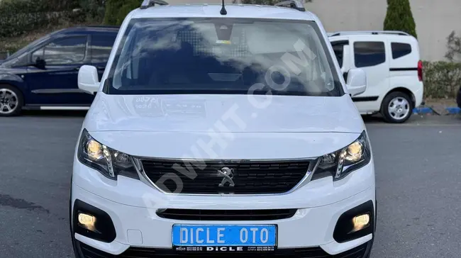 ميني فان Peugeot Rifter للبيع موديل 2020 بقوة 130 حصان نقطة عمياء كاميرا الرؤية الخلفية تمويل+استبدال