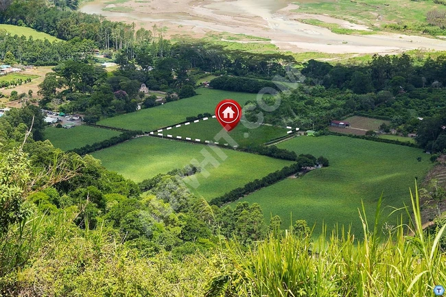 Attention! A plot of land measuring 1,950 square meters for sale in Edirne, located on the urban planning boundary next to the village