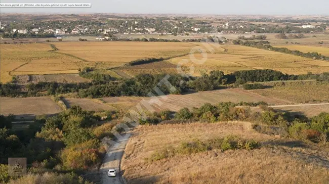 In Uzunköprü Muhacırkadı, near the village, there is land available with an area of 309 square meters in a high location