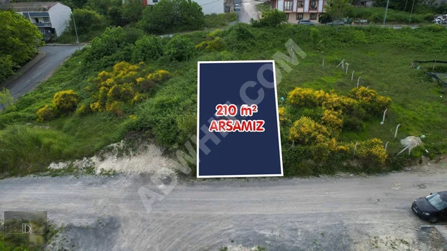 Land for sale suitable for building two apartments in ARNAVUTKÖY VADİPARK