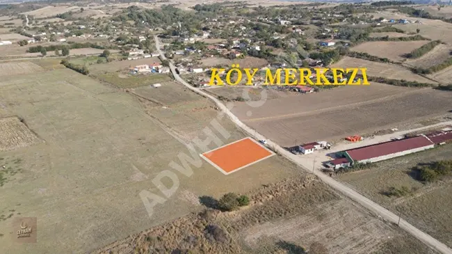 In the village of Uzunköprü Muhacırkadı, a plot of land with an area of 213 m² is located on an elevated site near the village