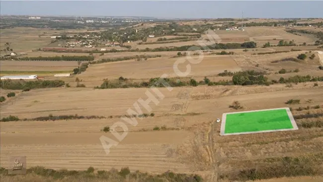 A plot of land with an area of 628 m² located on a high site near the village in Uzunköprü Muhacırkadı