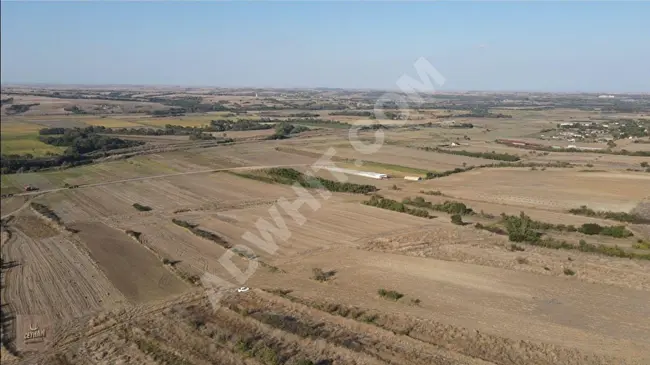 A plot of land with an area of 628 m² located on a high site near the village in Uzunköprü Muhacırkadı