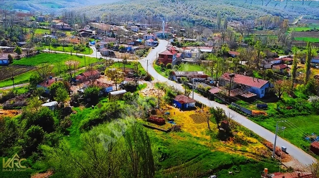 Great opportunity! A plot of land measuring 289 m² near the road in Beykonak, next to the village