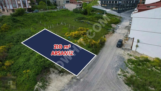 Land for sale suitable for building two apartments in ARNAVUTKÖY VADİPARK