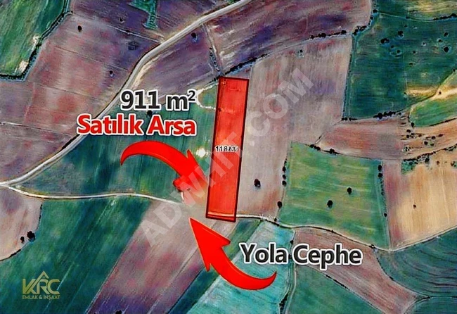 Land for sale, area of 911 m², near the village in Edirne, facing the road