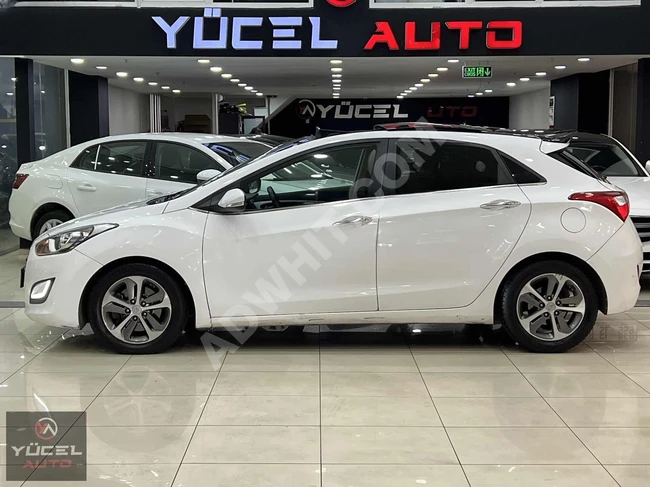 Hyundai i30 1.6 CRDI Style Design Pack with Glass Roof