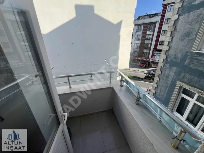 ARNAVUTKÖY MERKEZDE 2+1 90 m2 2. KAT HARİKA LÜX ARAKAT DAİRE