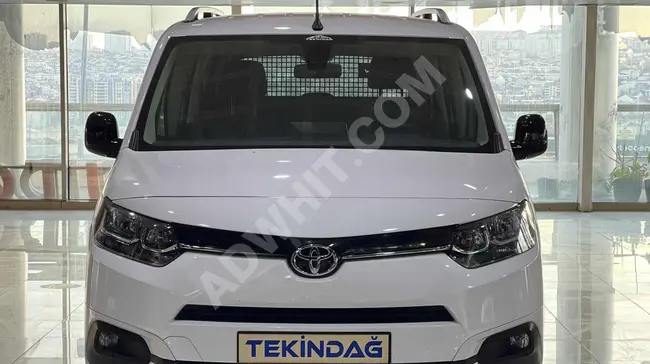 ميني فان للبيع TOYOTA PROACE موديل 2022 دريم أوتوماتيك