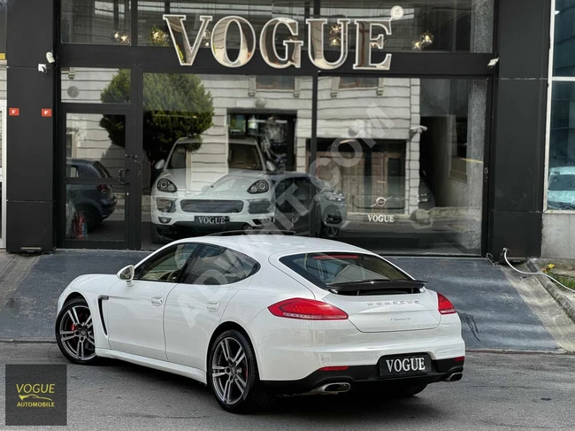 Vogue AutomobiLe بورشه Panamera ديزل بدون عيوب وبدون طلاء من الوكيل