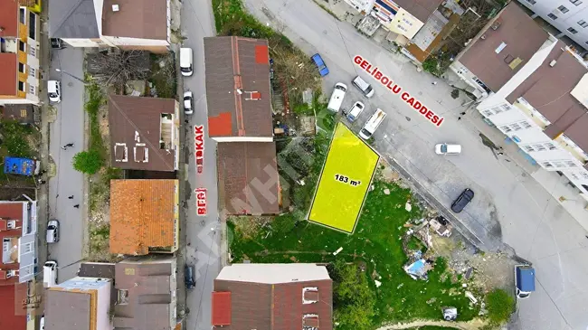 Land for sale on the main road with an area of 183 square meters and ready for construction of four floors in Arnavutköy Boğazköy