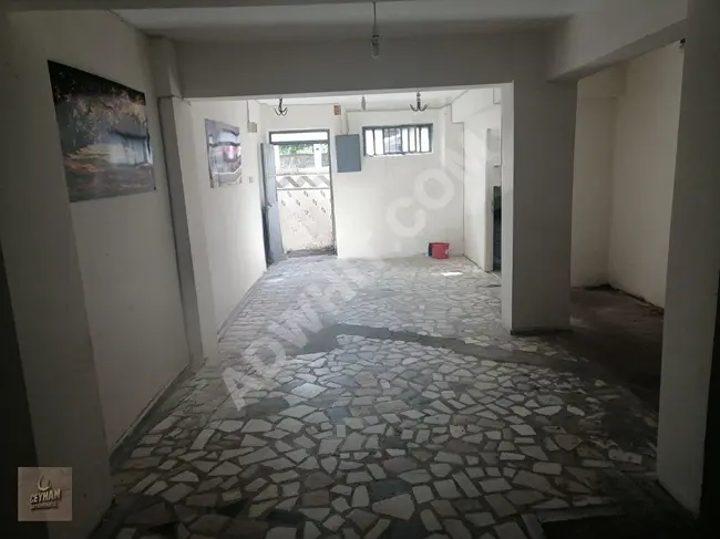 Arnavutköy Merkez'de Ana Caddeye Cephe Avlu 34 AVM'ye Yakın Bodrum 80 m2