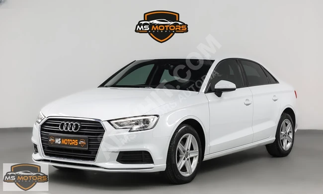 Audi 2017 without paint / Keyless entry / Rearview camera / Xenon headlights / Ambient lighting