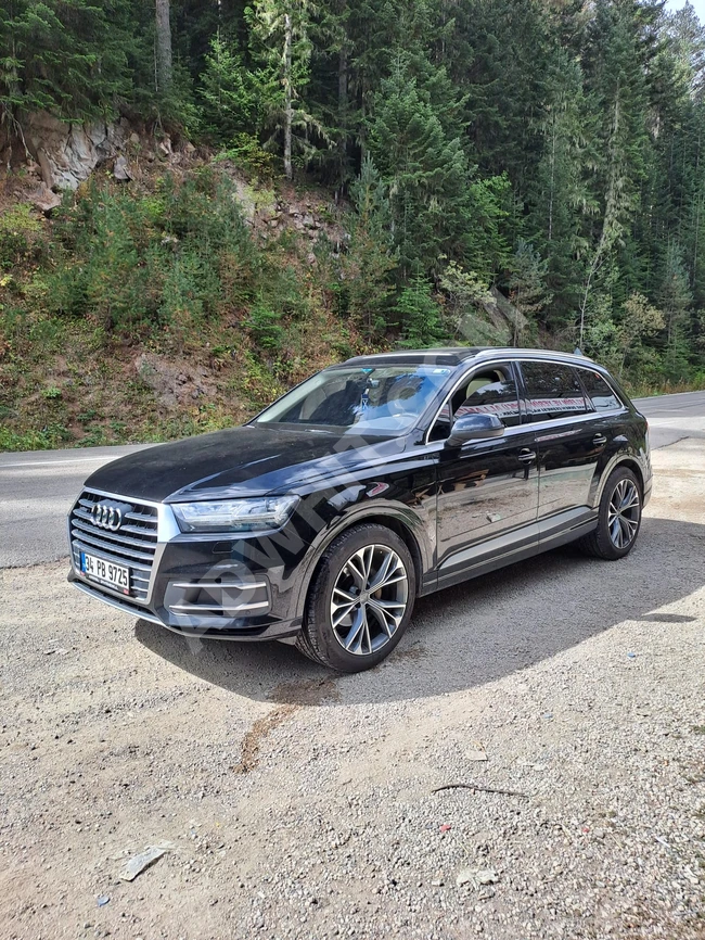 Audi Q7 car in very clean condition, maintained in service