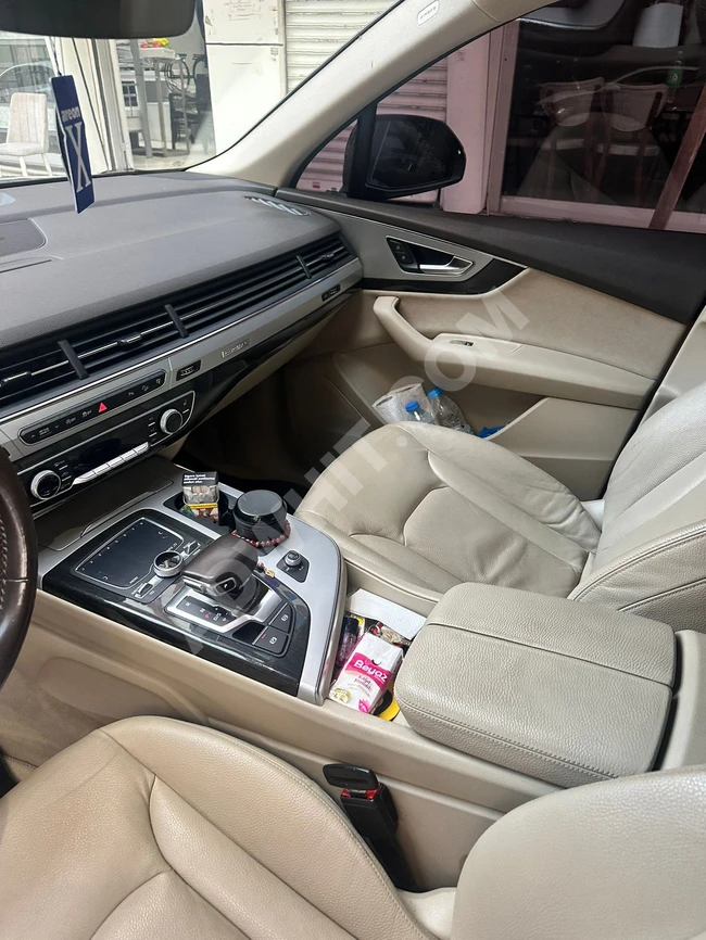 Audi Q7 car in very clean condition, maintained in service