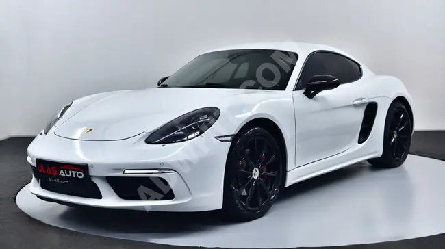 2017 718 Cayman model in Crayon color with Chrono package, PDLS lights, and Bose sound system from ULAŞ AUTO