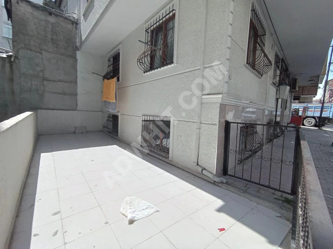 Good deal for sale - Apartment in Yenibosna on the ground floor 2+1 suitable for loans