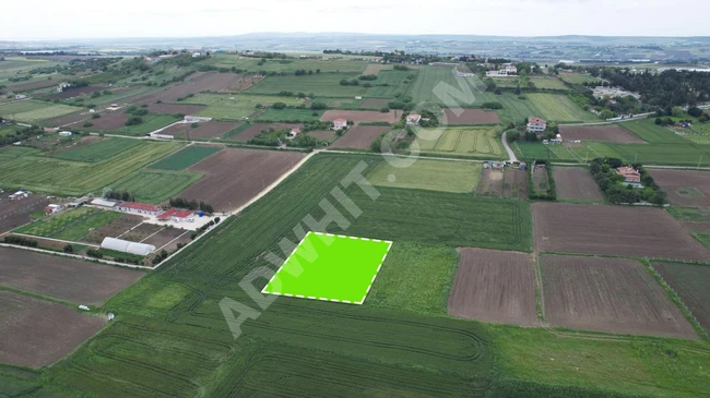 For sale: A plot of land with a single title deed, 2651 m² in the residential area of Silivri Fenerköy