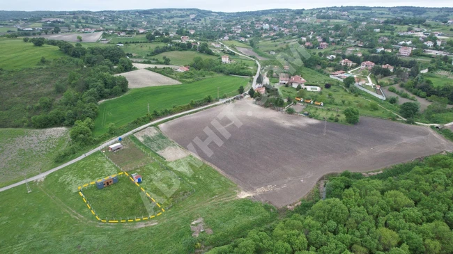 For sale: Land with a small house on 980m² in ÇATALCA ÖRENCİK within the village