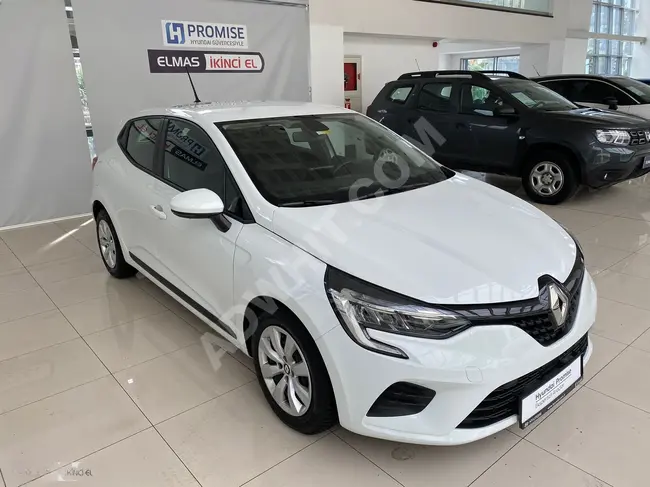 Renault Clio Joy 2022 car, with a 1.0 TCE X-Tronic engine with 90 horsepower, and a mileage of 42,000 km, equipped with a Tesla screen