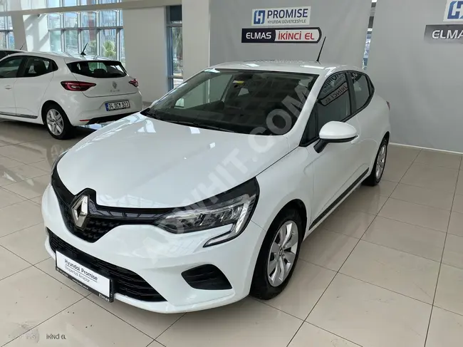 Renault Clio Joy 2022 car, with a 1.0 TCE X-Tronic engine with 90 horsepower, and a mileage of 42,000 km, equipped with a Tesla screen